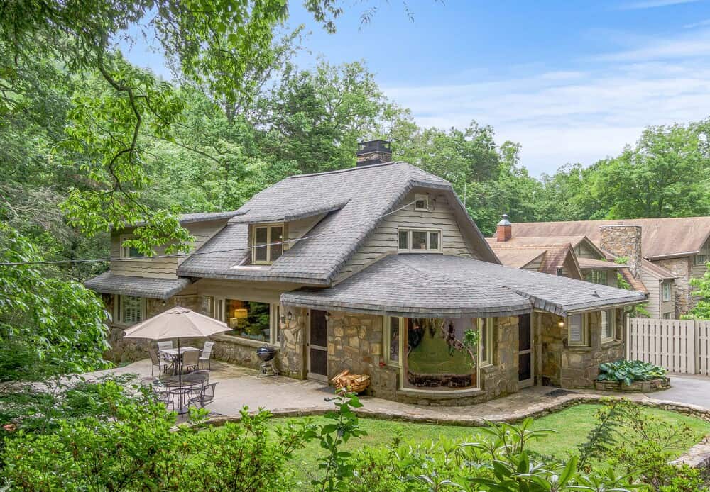 Billy Graham’s Cottage in Montreat, NC (Listed for $599,000)