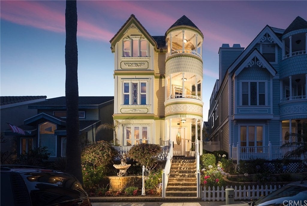 Victorian Home in Huntington Beach, CA