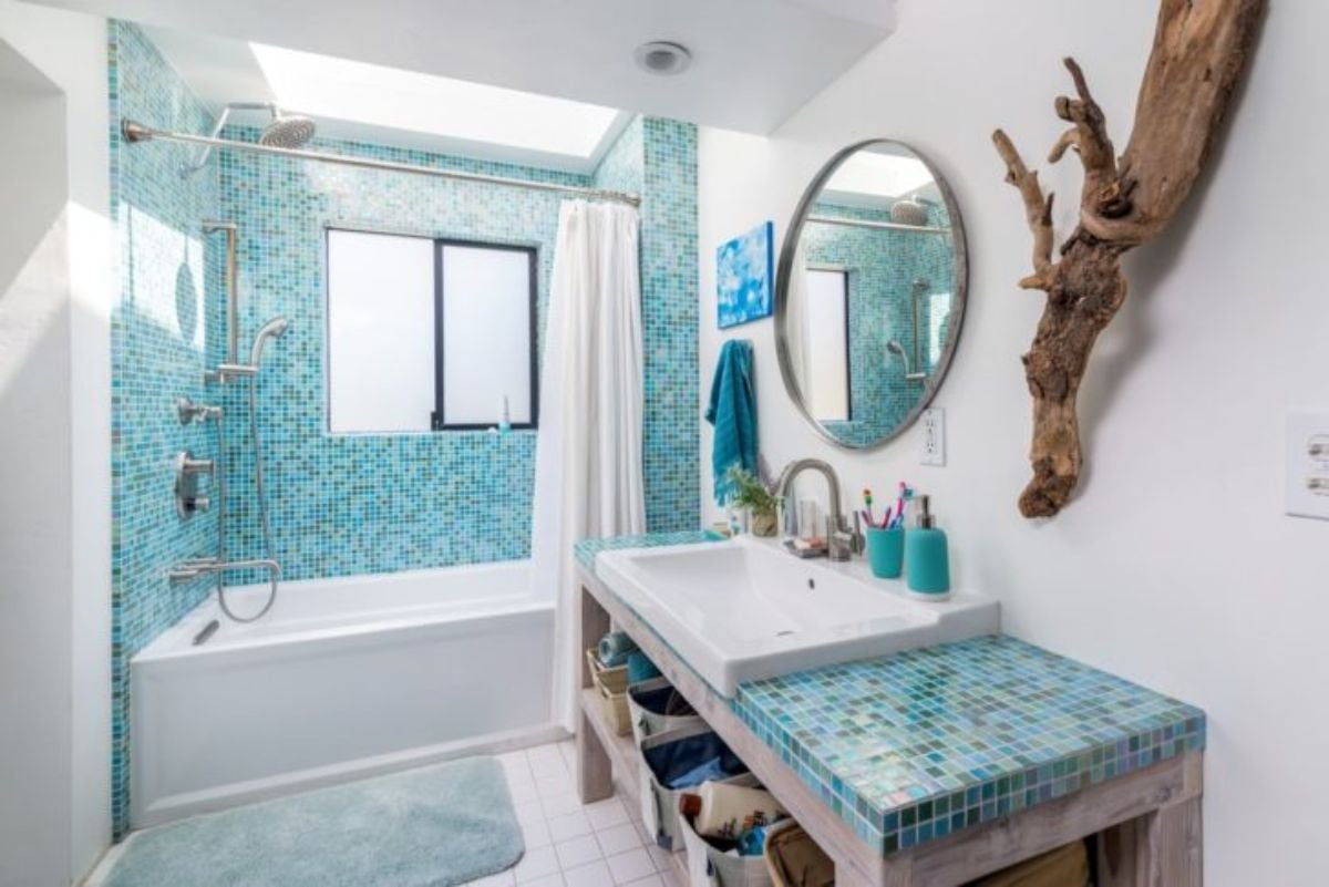 27 Boldly Blue Bathroom Design Ideas to Transform Your Space