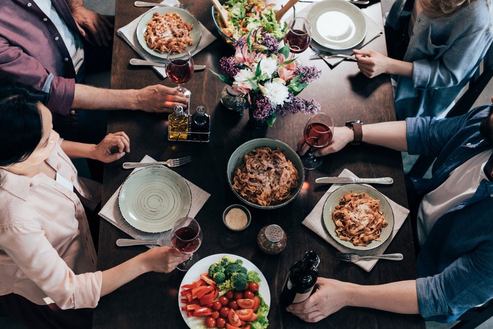 Family Style vs Buffet Style: What’s Better for a Dinner Party?