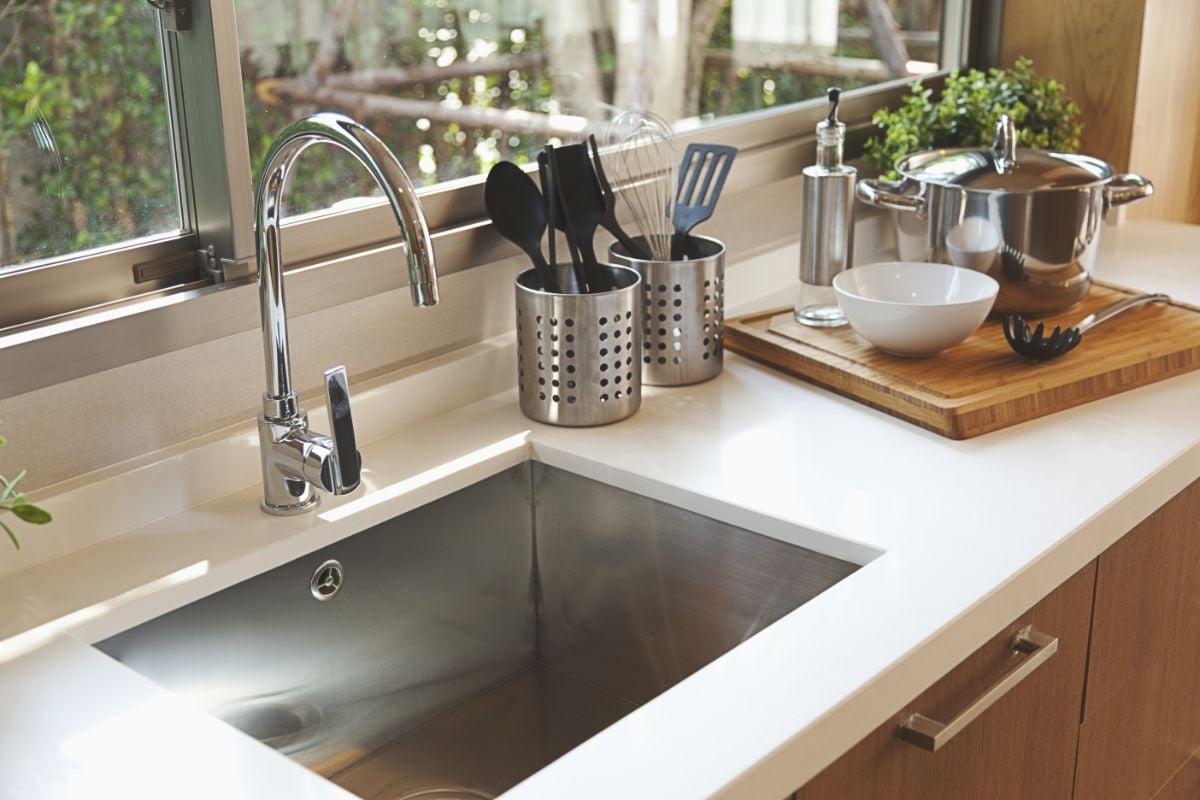The 10 Best Kitchen Faucet Brands, Recommended By Experts