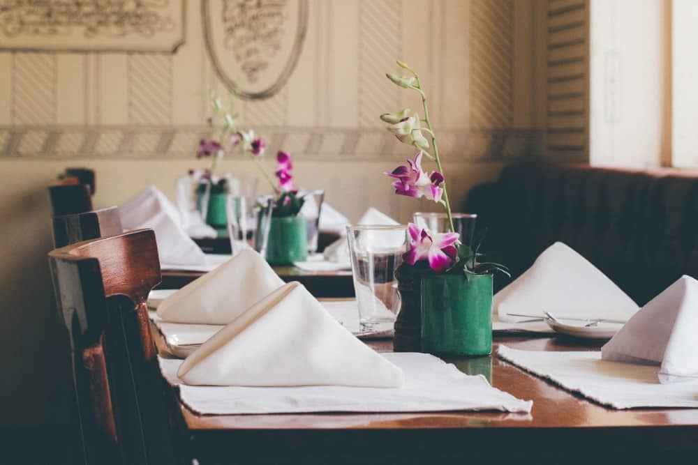 Paper napkins vs linens: What should I use for dinner parties?