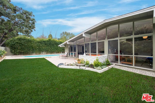 Light-Filled Mid-Century House in Encino, CA (circa 1956)