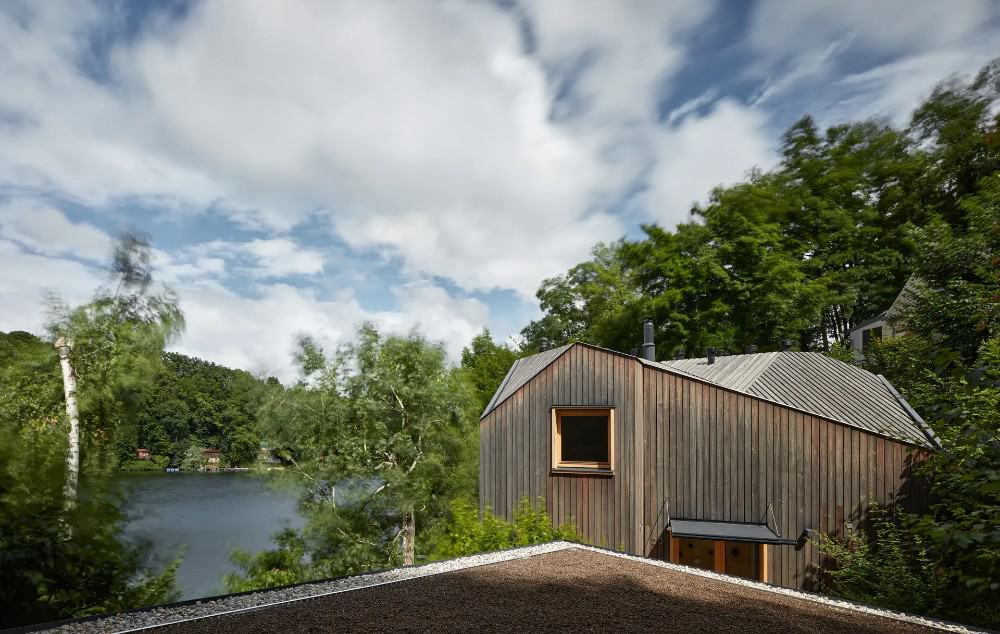 Cottage Inspired by a Ship Cabin | Prodesi/Domesi