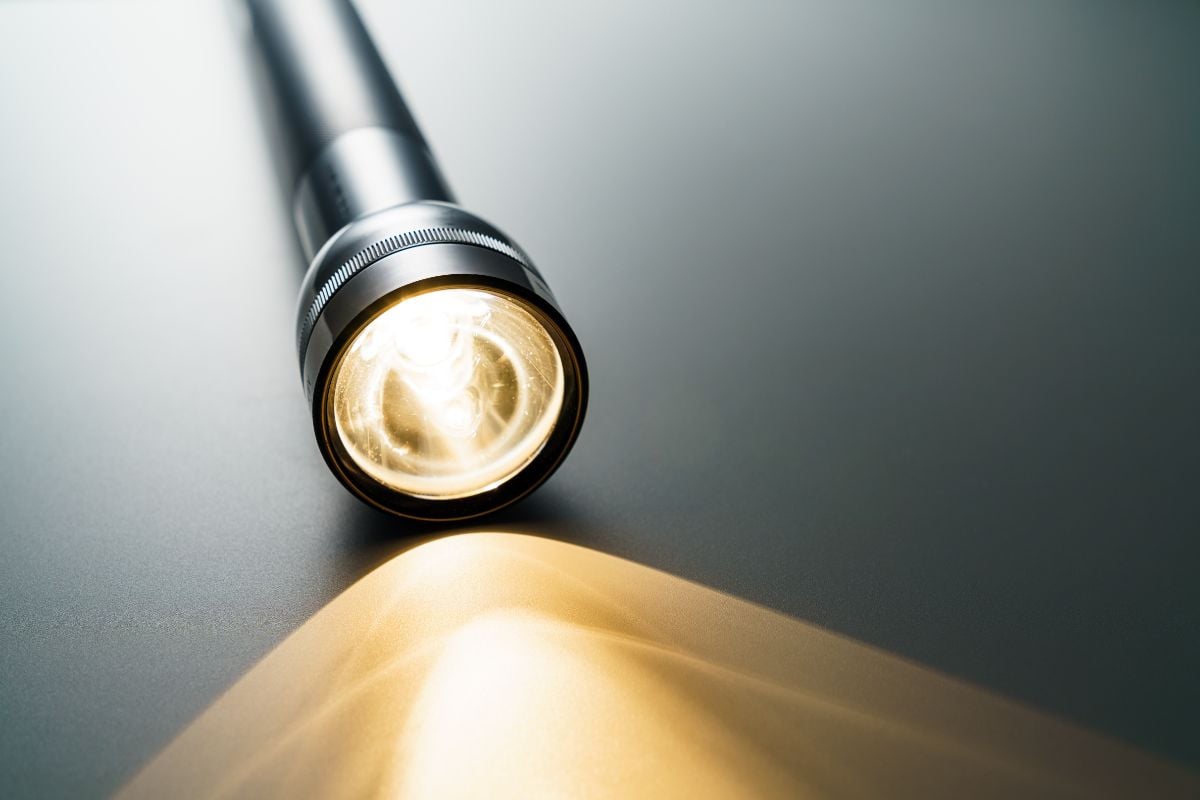 5 Different Types of Flashlight Bulbs